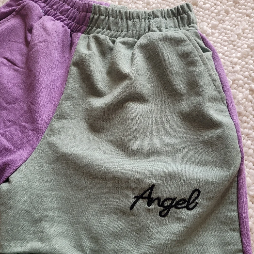 SHORTS - Picture 2 of 7